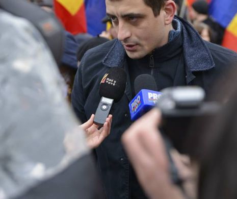 Român  EXPULZAT din Republica Moldova. George Simion, liderul platformei „ACȚIUNEA 2012” a fost REȚINUT de SIS și apoi dat afară de la moldoveni