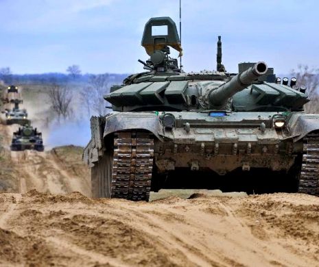 RUSIA mobilizează trupe la graniţa cu Ucraina