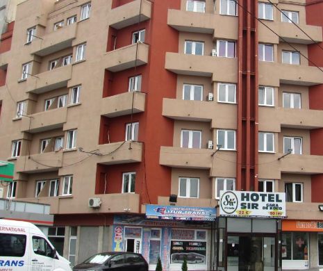Un bărbat a căzut de la etajul cinci al unui hotel din Bucureşti