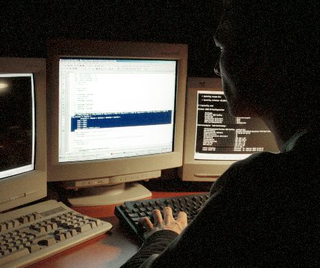 1 MILION de dolari recompensă pe capul unui hacker ROMÂN, vânat de FBI