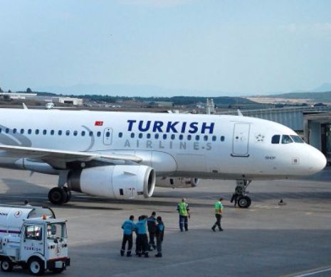 ALERTĂ CU BOMBĂ la borul unui avion Turkish Airlines. Pilotul a aterizat de URGENȚĂ la Istanbul