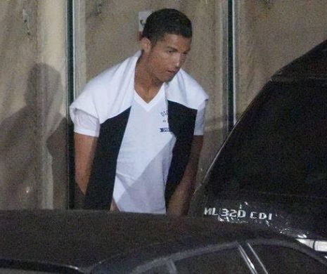 Ce facea Cristiano Ronaldo la 4 dimineata pe strazile din Saint Tropez! FOTOGRAFII INCREDIBILE