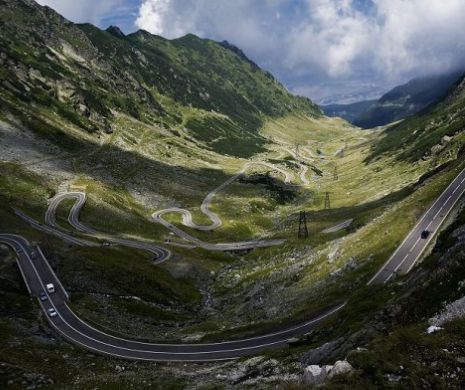 Cum arată cele mai SPECTACULOASE şosele din lume şi ce cred STRĂINII despre TRANSFĂGĂRĂŞAN | GALERIE FOTO