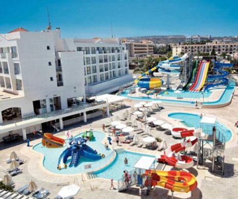 Doi români au băgat groaza în turiştii unui hotel cipriot
