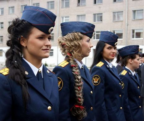 DURE, dar COCHETE. Cum arate femeile GARDIAN din închisorile ruseşti | GALERIE FOTO