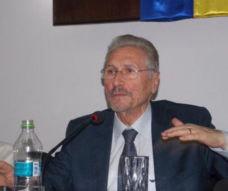 Emil Constantinescu-Opinia publică nu trebuie să mai accepte sistemul mafiot, organizat, care a funcţionat în România