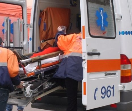 EXPLOZIE într-un bloc din Năbodari, în urma unei acumulări de gaze: Un bărbat a fost rănit grav