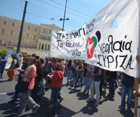 Grecia: mii de oameni din nou în stradă