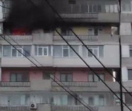 INCENDIU într-un bloc din Galaţi: Un bătrân a fost intoxicat cu fum