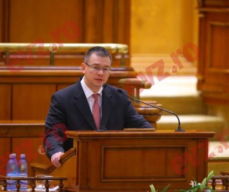 Liberalii care l-au trântit din scaunul de premier, îl vor pe Mihai Răzvan Ungureanu șef la SIE