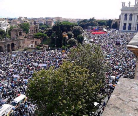Manifestație URIAȘĂ la Roma pentru Familie. Organizatorii vorbesc de un MILION de participanți