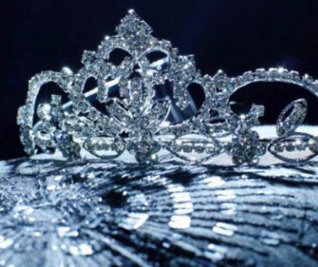 Miss World Zimbabwe 2015 îşi PIERDE coroana după ce a RECUNOSCUT că a pozat NUD | GALERIE FOTO