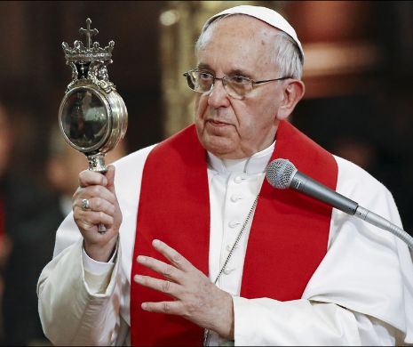 Papa Francis a schimbat rugăciunea către Sf. Maria ca să-i pomenească și pe protejații săi