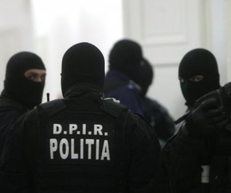 PERCHEZIŢII ale poliţiştilor, la persoane bănuite de EVAZIUNE FISCALĂ în Bucureşti şi în judeţele Ilfov, Teleorman, Argeş şi Giurgiu