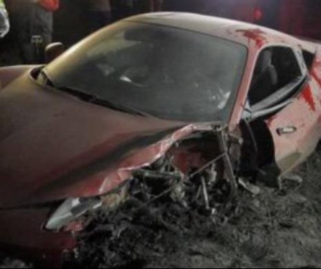 Poliţistii au rămas şocaţi! Cât alcool i-au găsit în sânge bărbatului care a făcut praf acest Ferrari într-un accident îngrozitor