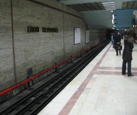 un bărbat s-a ARUNCAT în faţa metroului şi a MURIT PE LOC