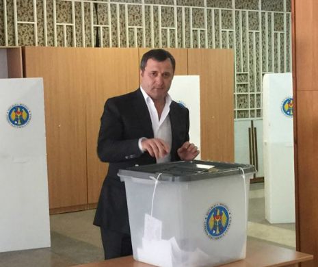 Vlad Filat a votat: Moldova merge înainte