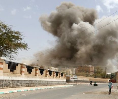 YEMEN: 15 raiduri aeriene asupra poziţiilor rebelilor în jurul oraşului Aden