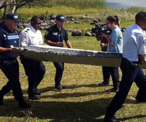 A fost găsit un fragment de avion. Ar putea fi al cursei malaysiene dispărute | VIDEO