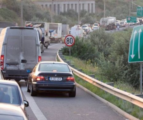 Aglomeraţie pe A2, spre Bucureşti. Peste 67.000 de maşini au circulat pe Autostrada Soarelui în acest weekend