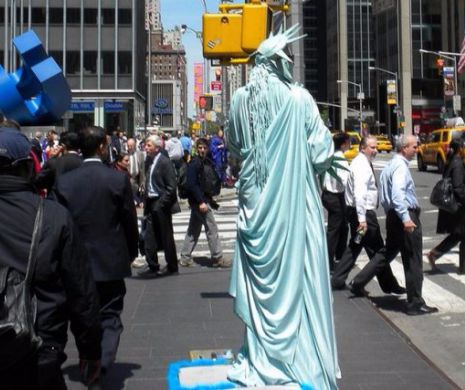 CIUDAȚII din New York. Rămâi trăsnit ce-ți pot vedea ochii pe străzile metropolei americane | GALERIE FOTO