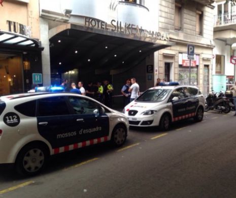 FOCURI DE ARMĂ la un hotel din Barcelona: Cel puţin două persoamene au fost rănite