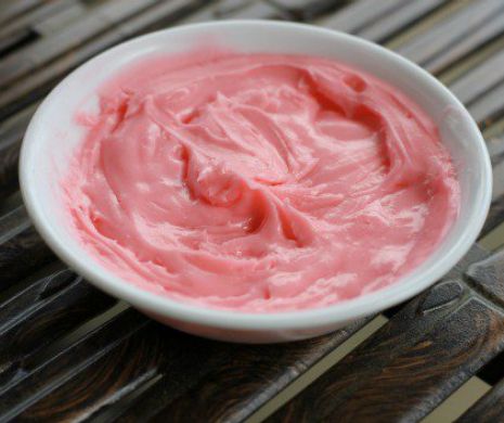 Gândacii din iaurtul roz