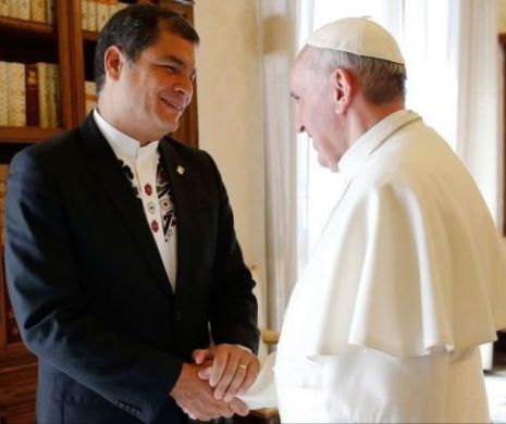 Papa Francisc a sosit în Ecuador, prima etapă a turneului său în America de Sud