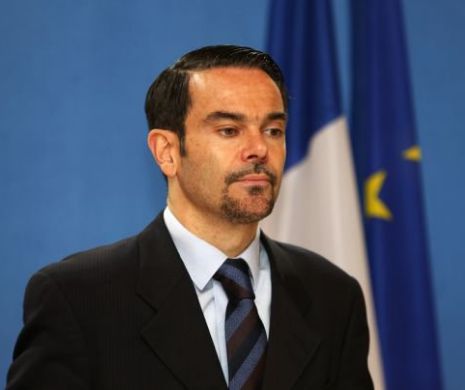 Parisul "regretă profund" decizia unor parlamentari francezi de a face o vizită în Crimeea