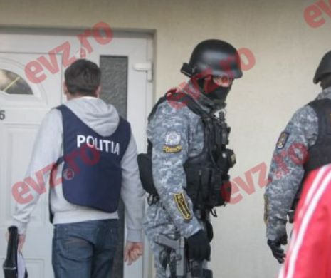 PERCHEZIŢII ale Poliţiei Capitalei în Bucureşti şi şase judeţe, la suspecţi acuzaţi de ÎNŞELĂCIUNE
