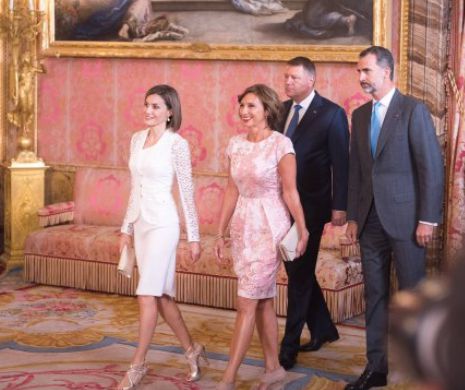 Preşedintele României şi soţia sa, comentaţi de presa spaniolă. Ţinutele primei doamne au atras privirile