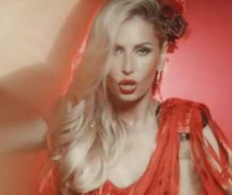 Rusinică, Andreea Banica! În ultimul videoclip artista e cu sânul la vedere