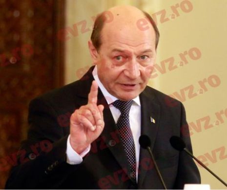 Traian Băsescu atacă dur: Iohannis -un papagal fără pene- a fost păcălit de Ponta -turcitul șchiop. MAI MULT: Iohannis a cerut amenajări de 2 milioane de euro pentru reședința sa, Vila LAC 3. Ponta nu i le mai dă.