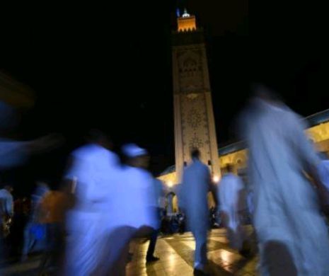 Un ȘOARECE provoacă panică într-o moschee: 81 de RĂNIȚI