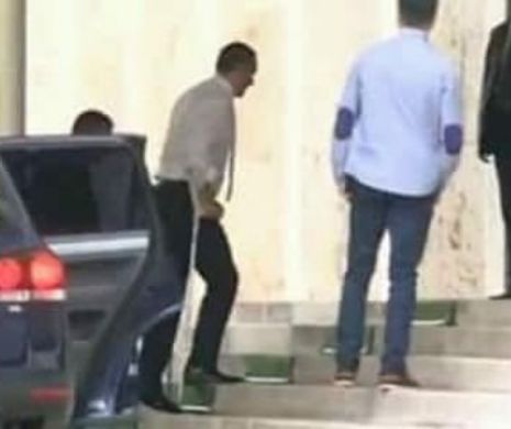 Victor Ponta s-a întors în ţară. Premierul a venit în cârje la Guvern