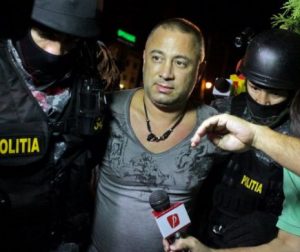 A fost prins proxenetul care livra MINORE judecătorului PERVERS și lui DJ Manzott