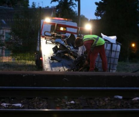 Accident GRAV în nord-vestul Franţei: Trei morţi, după ce un tren a lovit o maşină