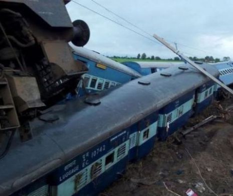 Cel puţin 25 de oameni au MURIT în India după deraierea a două trenuri din cauza inundaţiilor