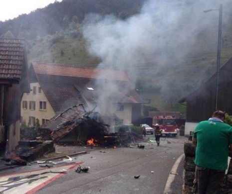 Două avioane mici s-au prăbușit la un miting aviatic în Elveția. Unul dintre piloţi a murit | GALERIE FOTO
