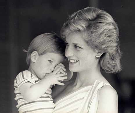 Noi imagini emoţionante cu printeşa Diana şi prinţul Charles la nunta lor