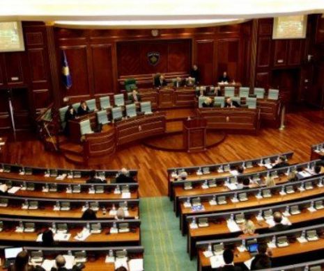 Parlamentul din Kosovo susţine crearea unui tribunal pentru crime de război