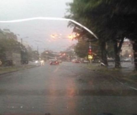 POTOP în România. Străzile din Timişoara au fost INUNDATE în urma unei ploi TORENŢIALE | GALERIE FOTO şi VIDEO