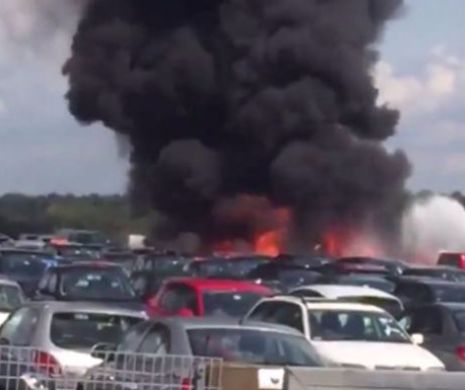 SCENĂ DE COȘMAR. Un avion s-a prăbușit în apropiere de Londra: Patru oameni au murit | VIDEO