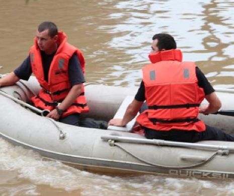 Tragedie. Doi frați s-au înecat în Mureș. Sunt căutați cu un scafandru