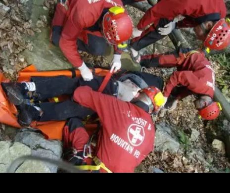 ALERTĂ în Bucegi. Femeie, grav rănită după ce a căzut 40 de metri în gol