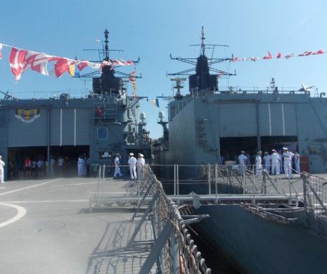Caseta care a purtat inima Reginei Maria, expusă  la bordul Fregatei “Regina Maria”. Fregatele Marinei Române, sărbătorite în portul militar Constanţa