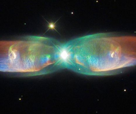 Fluture cosmic, surprins de telescopul Hubble
