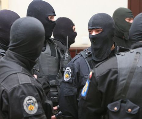 Grupări periculoase din Ilfov și Galați, acuzate de șantaj și lipseire de libertate