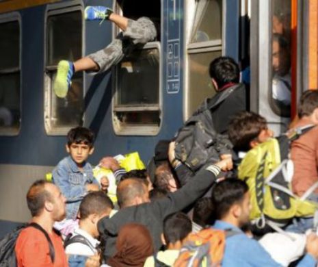 Haos în Gara Keleti. Polițiștii unguri s-au retras, iar imigranții se calcă în picioare încearcând să se îmbarce
