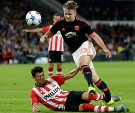 IMAGINI ȘOCANTE din Liga Campionilor! Un jucător al lui Manchester United a suferit o ACCIDENTARE groaznică în meciul cu PSV